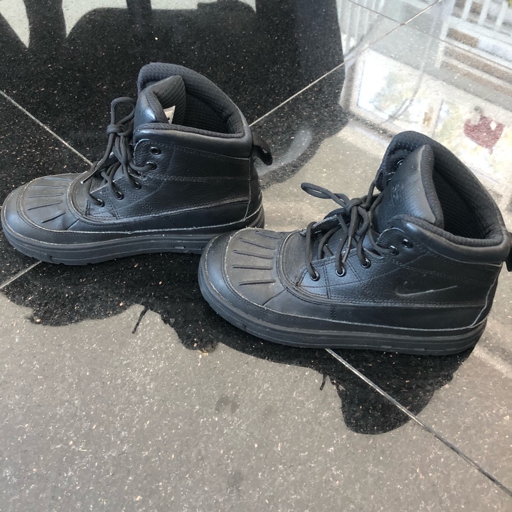 Boys Nike boots size 2.5